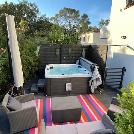 Вилла Les Mimosas Spa-jacuzzi Сен-Рафаэль