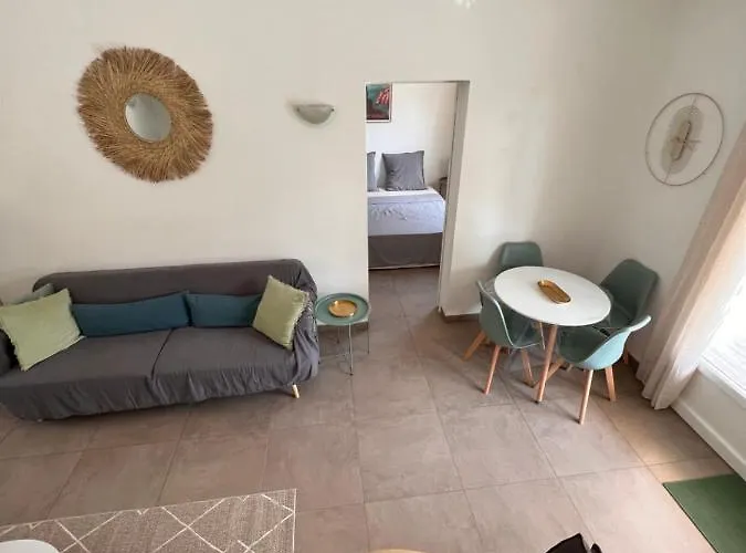 Les Mimosas Spa-jacuzzi Vila *