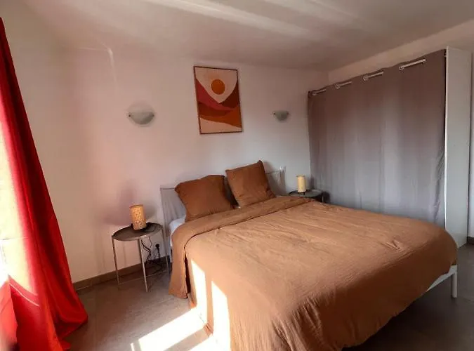 Les Mimosas Spa-jacuzzi Vila *